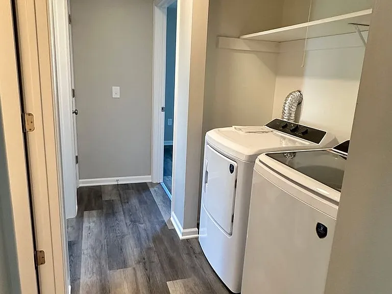 172-178 Talon Pl — Photo 2