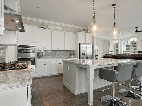 3rd image of 4963 Tralee Ln