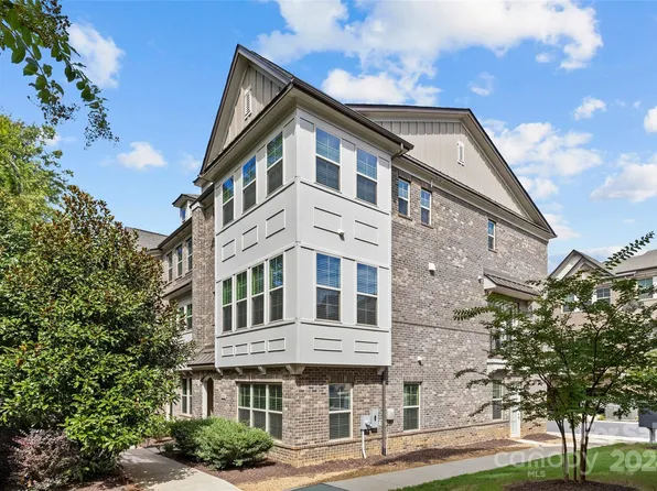 1232 Madison Towns Ln, Charlotte, NC 28209