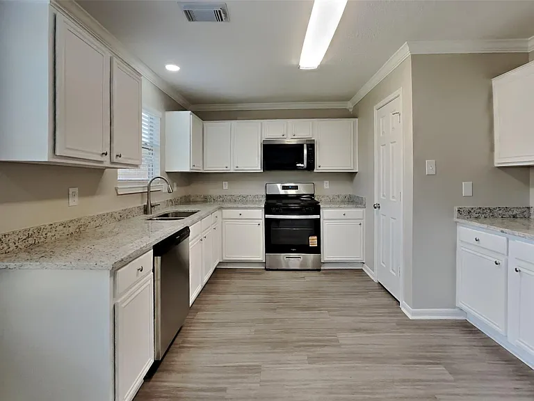 26877 Towerguard Dr — Photo 4
