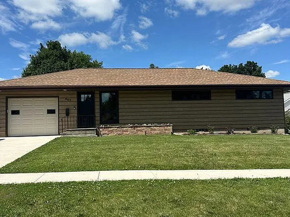 607 Pine St, Reinbeck, IA 50669