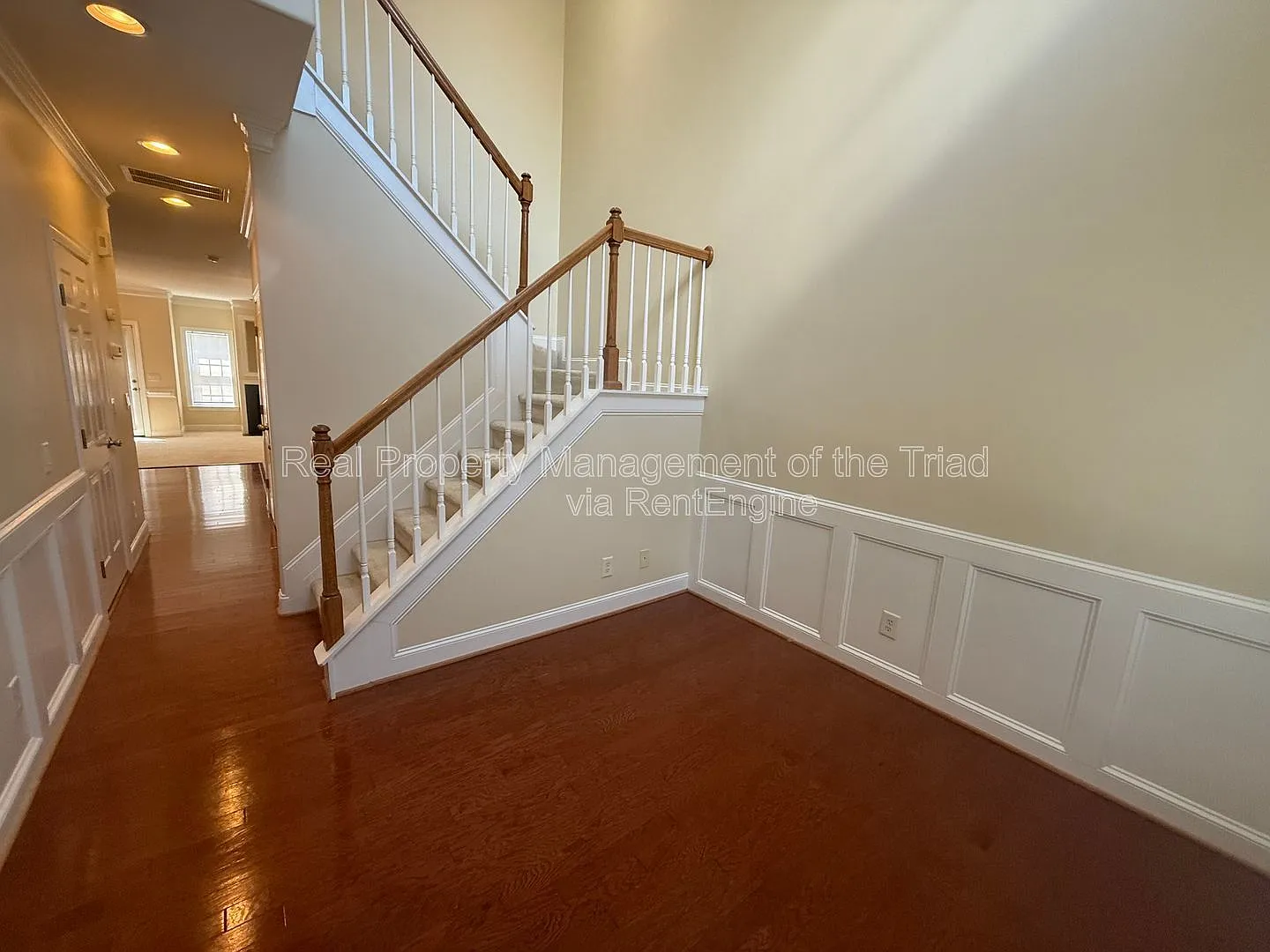 3 bed, 2.5 bath, 1750 sqft, $1,725 — Photo 2