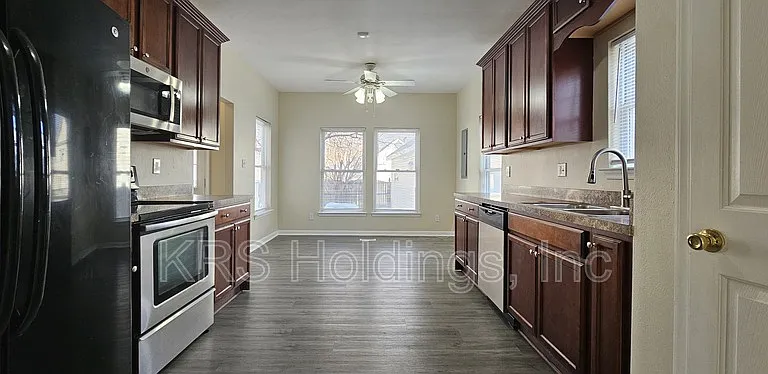 820 Maltby Cres — Photo 9