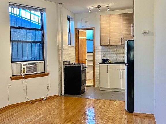 3rd image of 63 E 7th St APT 20