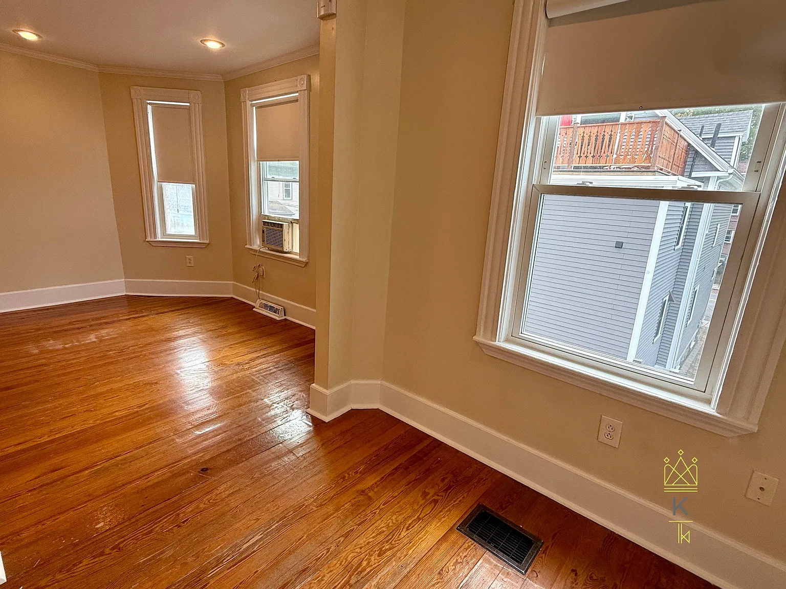 2 bed, 1.0 bath, 833 sqft, $3,000 — Photo 2