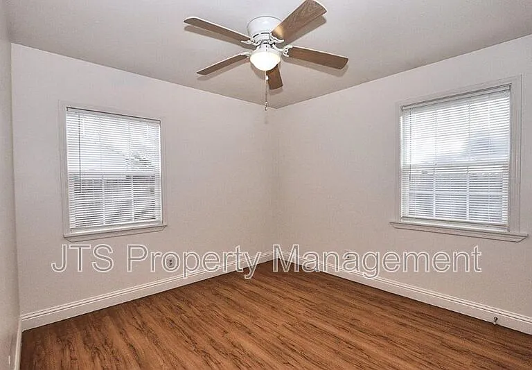 5302 Gordon Dr — Photo 11
