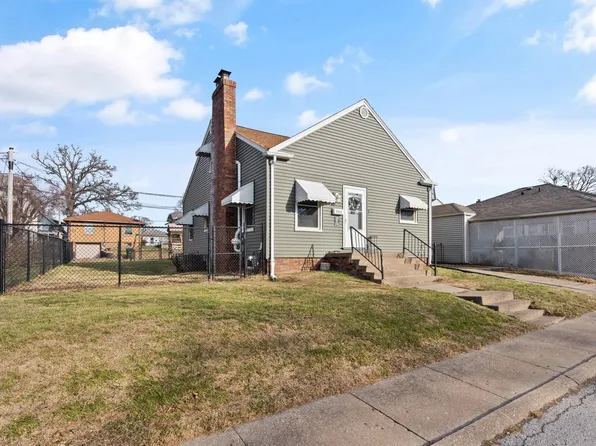 1311 E 4th St, Muscatine, IA 52761