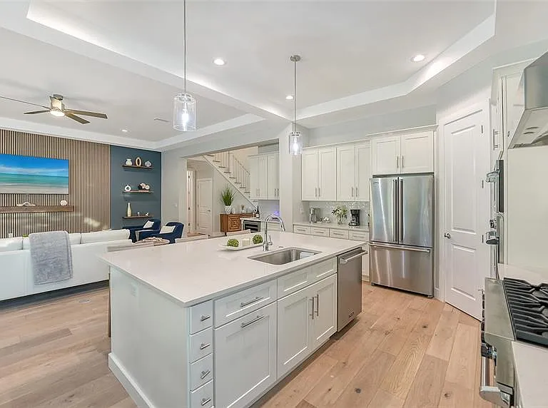 1537 Siesta Dr — Photo 16