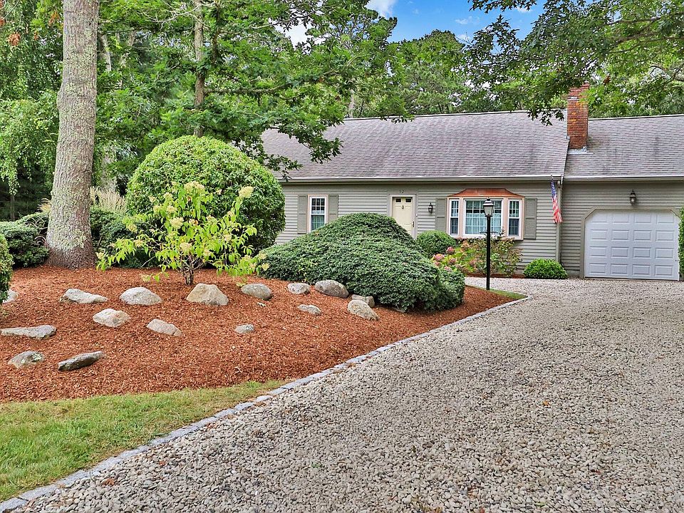 1st image of 52 Woodstock Dr