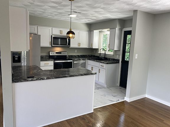 4th image of 1107 Grayson Ave NW