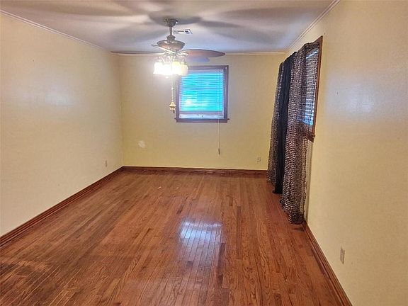 4th image of 3021 Serantine St