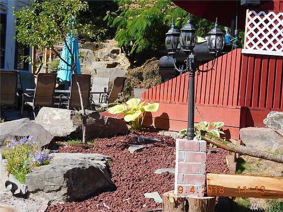 3rd image of 1425 71st Ave SE