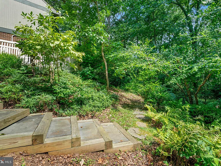 1715 Hollinwood Dr — Photo 56