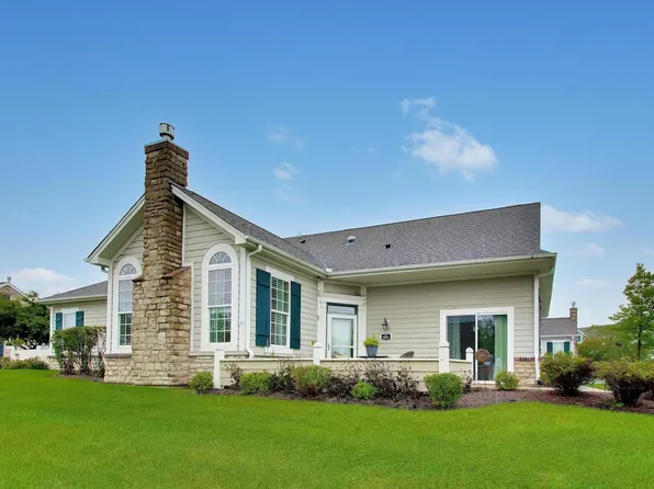 610 Schumann St #28B, Woodstock, IL 60098