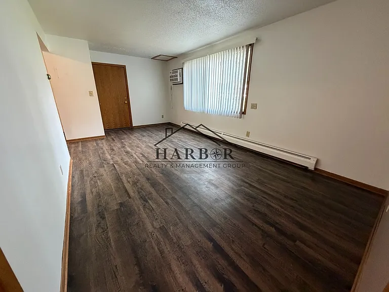 110 2nd Ave SE #102 — Photo 2
