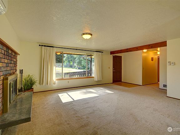 5th image of 8208 60th Drive NE