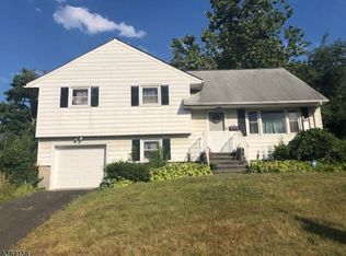 121 Oakland Ave, Somerset, NJ 08873