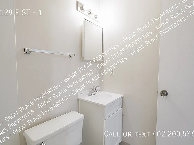1129 E St #1 — Photo 17