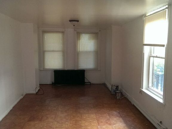 3rd image of 1337 E Price St #2