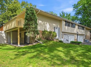 1273 Timbershore Ln, Eagan, MN 55123