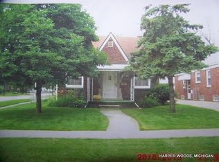 20316 Roscommon St, Harper Woods, MI 48225