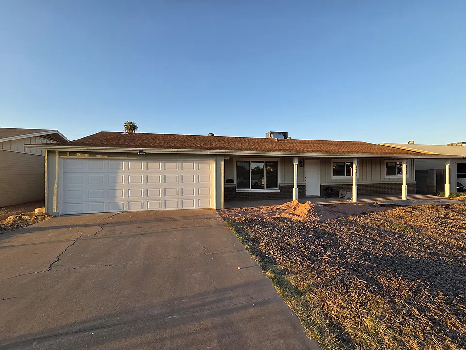 548 W Linda Ln
