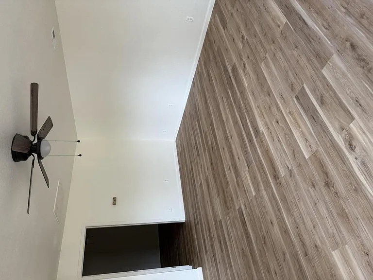 604 W Jackson St — Photo 14