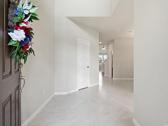 4th image of 2413 Olancha Dr