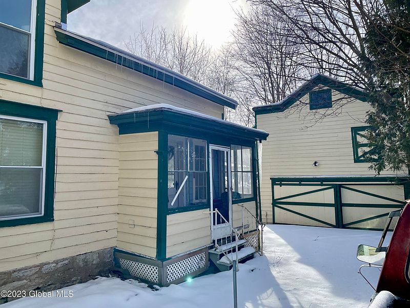 3rd image of 468 W Main Street