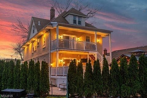 3rd image of 22 Essex St #2