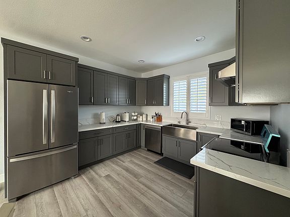 3rd image of 10005 Teal Dr