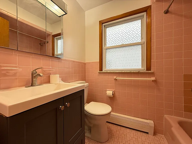 180 W 3rd St #2 — Photo 13