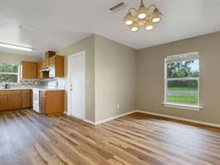 3100 W Reynolds St — Photo 9