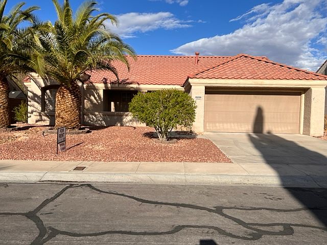 1st image of 2620 Desert Sands Dr