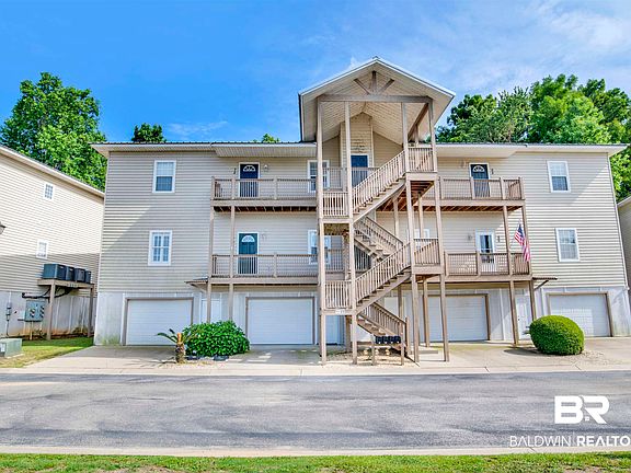 3rd image of 4 Yacht Club Dr APT 70