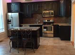 110 N Main St, Dickson, TN 37055