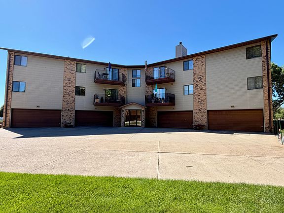 2nd image of 1940 Meadowlark Ln APT 203