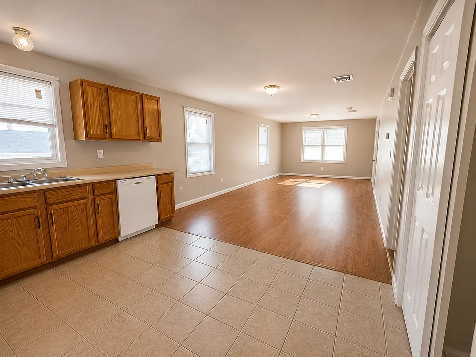 53 Harold St #2