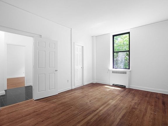 3rd image of 30 Greenwich St #3B