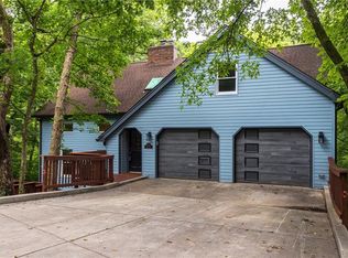 5420 NW Foxhill Rd, Parkville, MO 64152