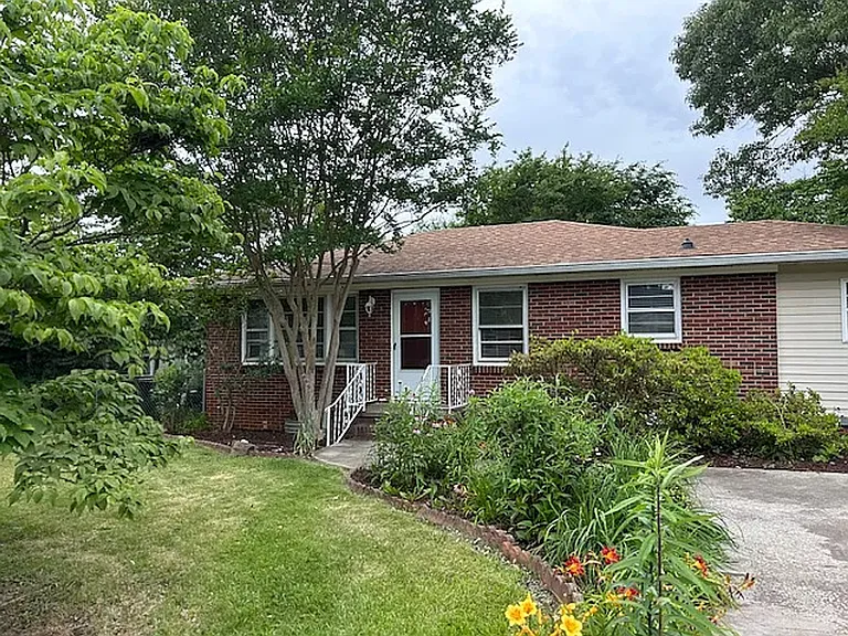 202 Gilliland Ave — Photo 2