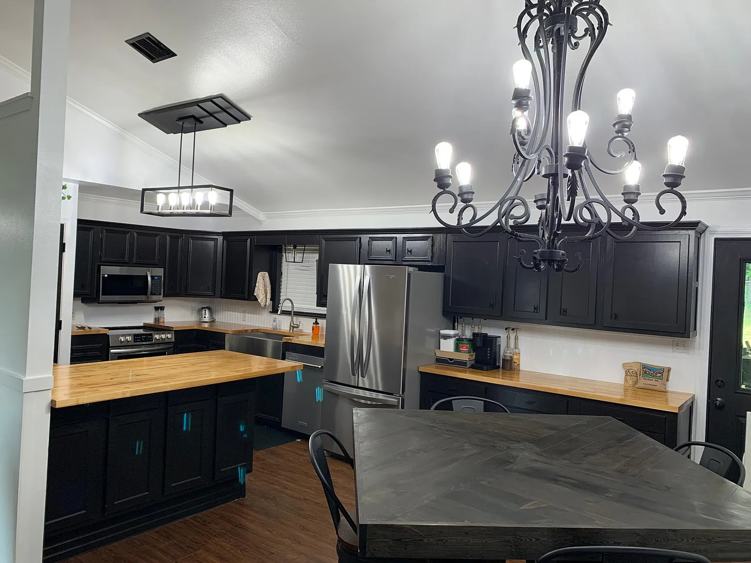 3 bed, 1564 sqft, $2,000 — Photo 3
