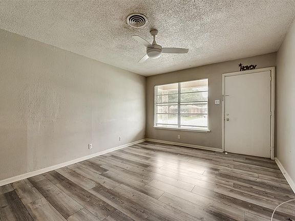 3rd image of 4812 Ira St