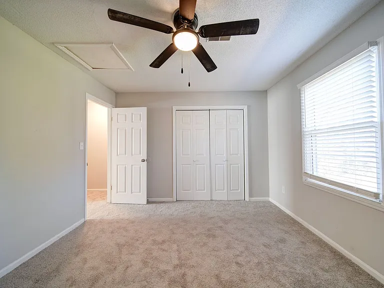 2505 S Charles Blvd — Photo 35