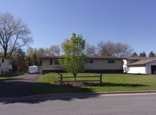 670 Hiawatha Ave, Vadnais Heights, MN 55127