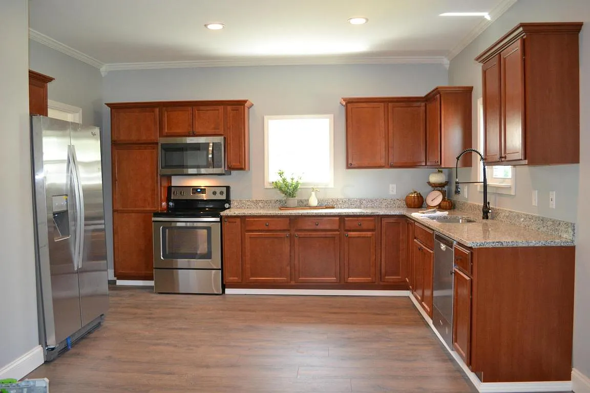 413 E Taylor St photo 1
