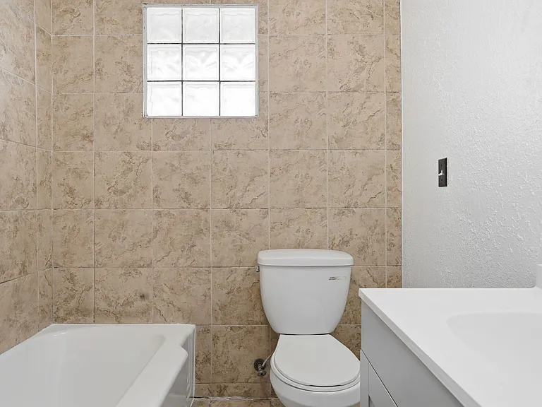 220 Brooklyn Ave — Photo 18