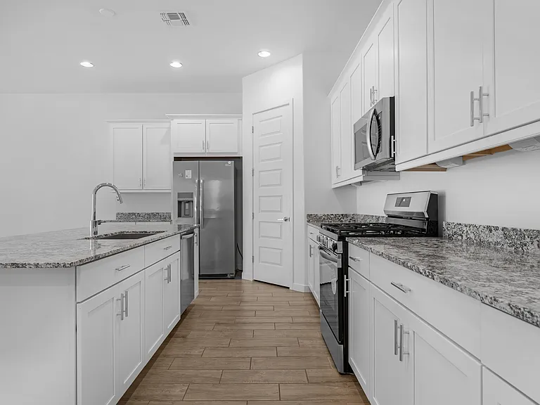 20132 W Catalina Dr — Photo 5
