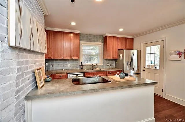 2216 Wilmore Dr — Photo 8