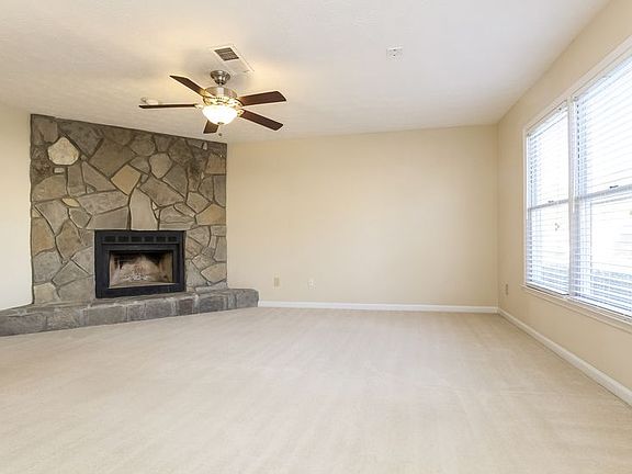 3rd image of 1200 Park Creek Cir